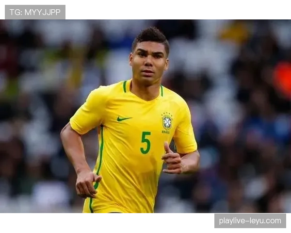 卡塞米罗：联赛杯决赛三合一核心！解析防守中场+后卫+清道夫角色，58%传球率背后的战术真相