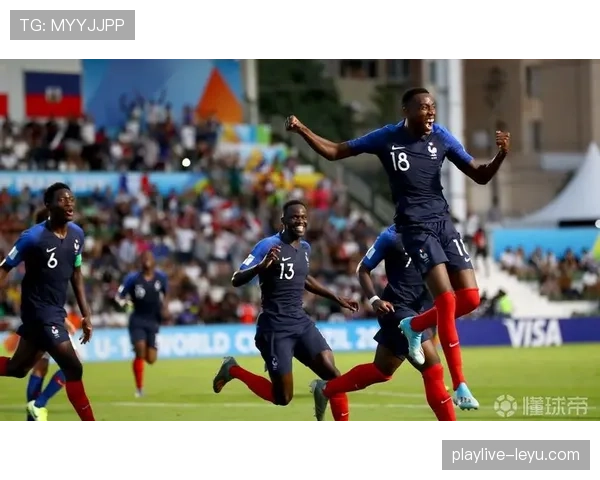 麦克伯恩：青训新星闪耀英超，成长轨迹引瞩目