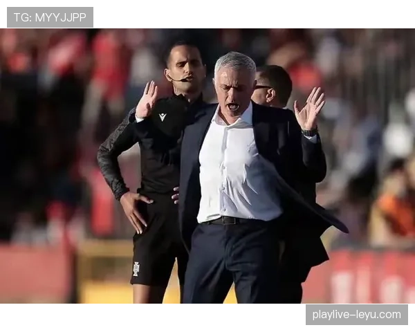 穆里尼奥战术转型显成效:防守反击升级为主导节奏,球队状态强势回暖 穆里尼奥战术转型显成效:防守反击升级为主导节奏,球队状态强势回暖