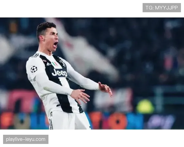 C罗高空对抗解析:头球优势如何构建禁区统治力 C罗高空对抗解析:头球优势如何构建禁区统治力