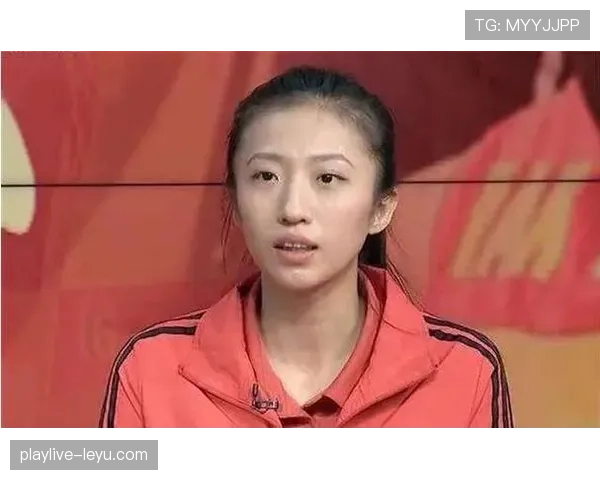 丁霞训练完直接拎爱马仕去吃夜宵？